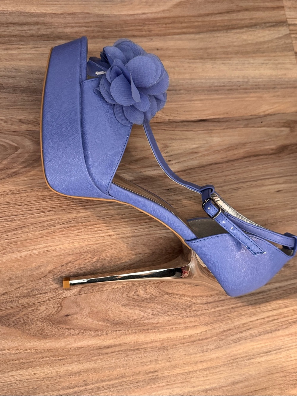 JustFab Lilac T-Strap Floral Platform Heels - Picture 3 of 9